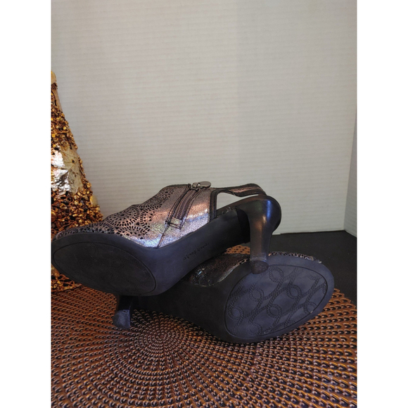 Nurture Slingback Metallic Heels Size 7 - Picture 6 of 6